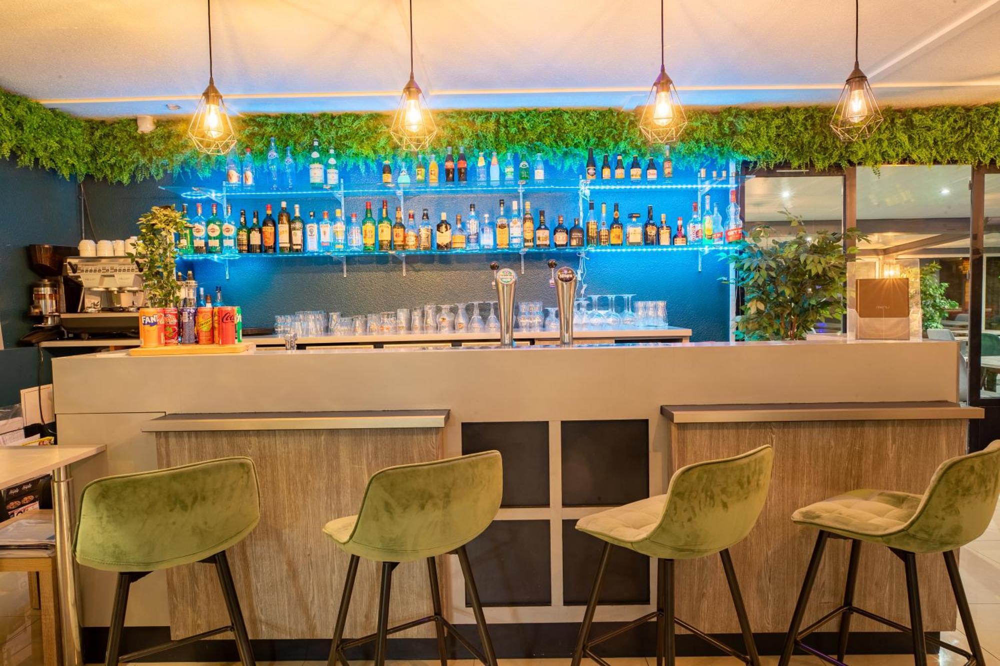 Kyriad Valenciennes Sud - Hotel
